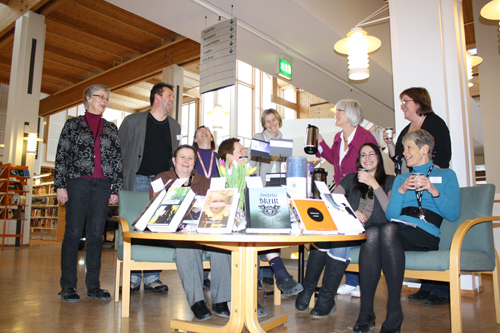 En glad gjeng med litteraturformidlere fra Arendal bibliotek :-) Foto: Inger Elise Nipedal.